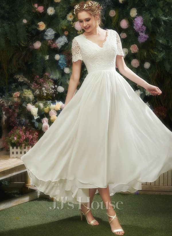 Model in boho wedding dress