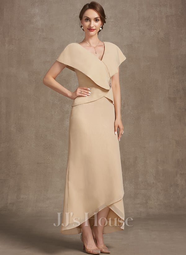 A-line V-Neck Asymmetrical Chiffon Mother of the Bride Dress With Beading Sequins﻿
