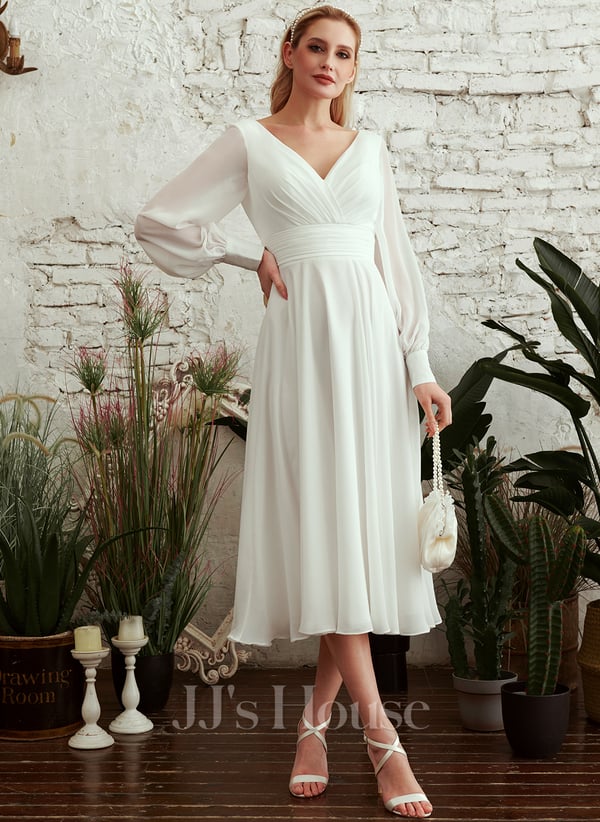 Lady in A-line V-Neck Tea-Length Chiffon Wedding Dress﻿
