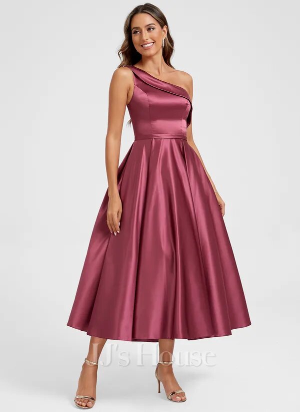 JJ's House Adeluna
Mulberry One Shoulder Satin Midi Dress